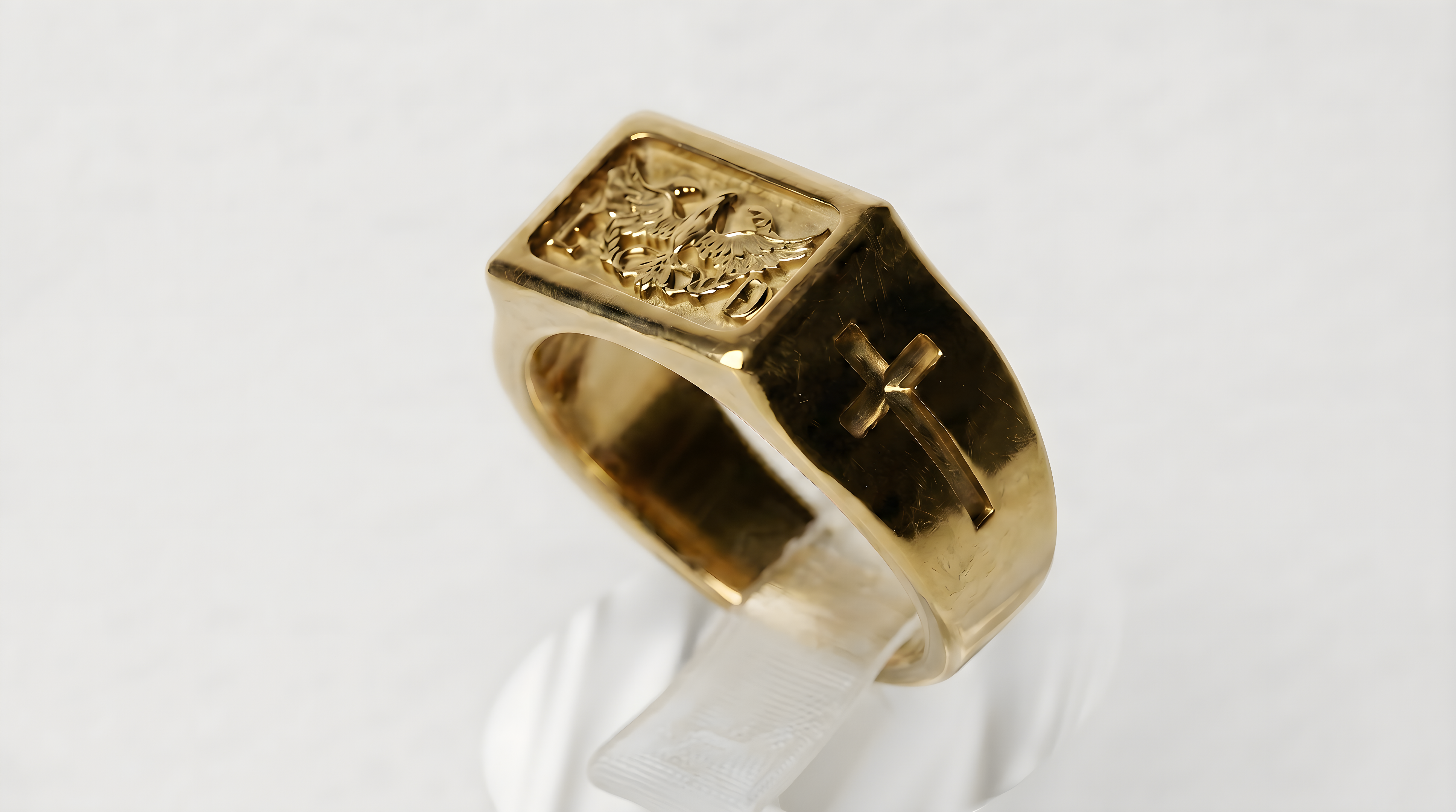 Hochreines Gold + Tantal Ringbild